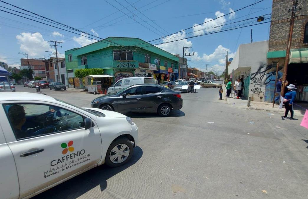 Avenida Bloqueada por Falta de Agua: Gobierno Capitalino Falló a Pesar de las Lluvias»